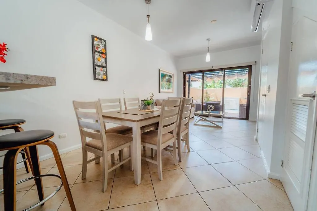 Villa Gold Coast Beautiful House With Private Pool Palm Beach